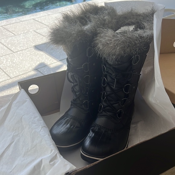 Sorel Toffino  waterproof black/ fur boots - Picture 9 of 14